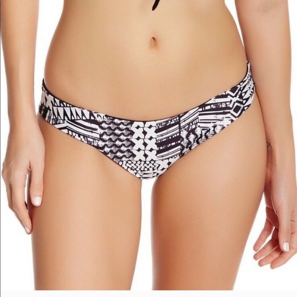 L*Space  Barracuda Reversible Bikini Bottom - Picture 8 of 11